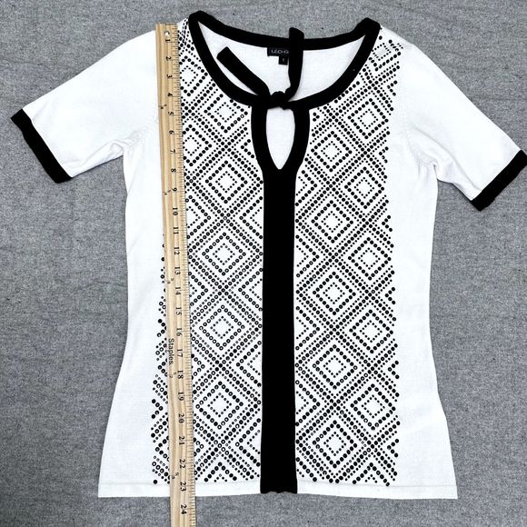 Leo Guy Womens Top SZ S Knit White Black Embellishments Short Sleeve Sweater - Picture 8 of 14